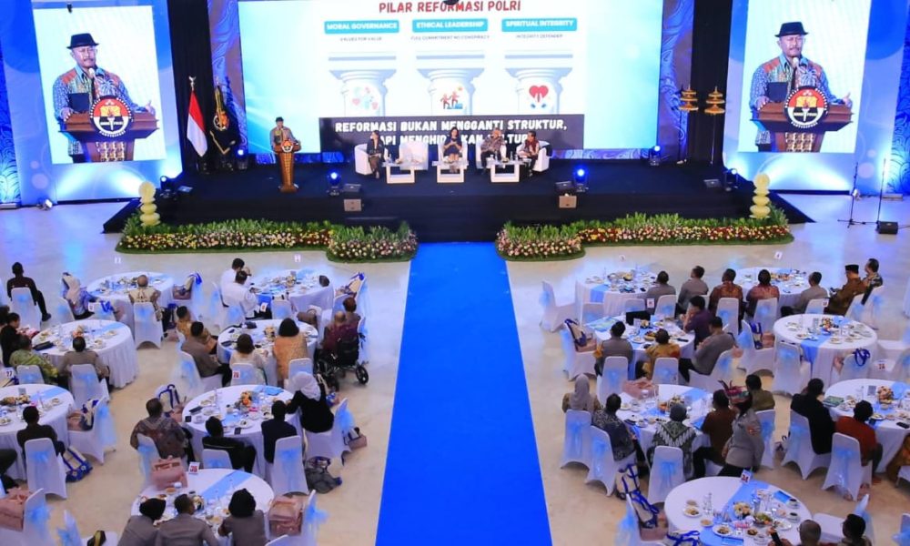 Sarasehan Hari Jadi ke-74 Humas Polri, Nanan Soekarna: Polisi Humanis Berlandaskan Kejujuran