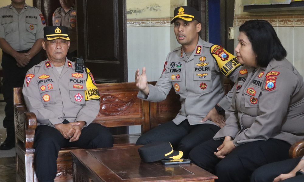 Kapolres Pasuruan Kota Sidak Ke Polsek Nguling, Instruksikan Pelayanan Humanis dan Kebersihan Mako