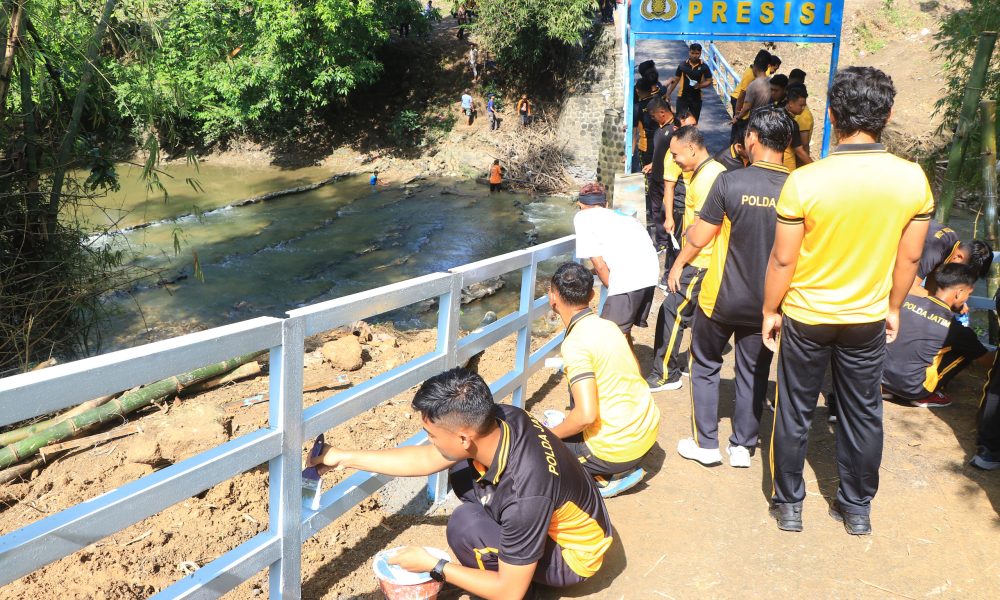 Polres Ngawi Rampungkan Perbaikan Jembatan Merah Putih Presisi di Blandongan