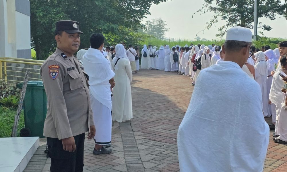 Polsek Bugul Kidul Berikan Pelayanan Prima Pengamanan Praktik Manasik Haji untuk Pendalaman Materi Pendidikan Agama Islam Tingkat SD tentang Ibadah Haji dan Kurban