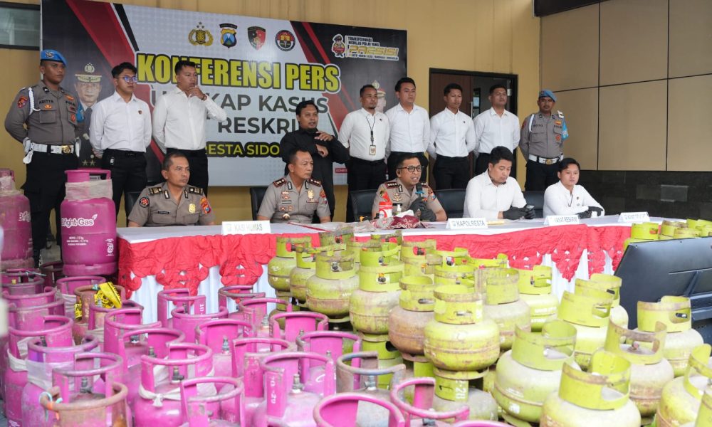 Polresta Sidoarjo Ungkap Sindikat LPG Oplosan di Rumah Kontrakan Amankan Dua Tersangka