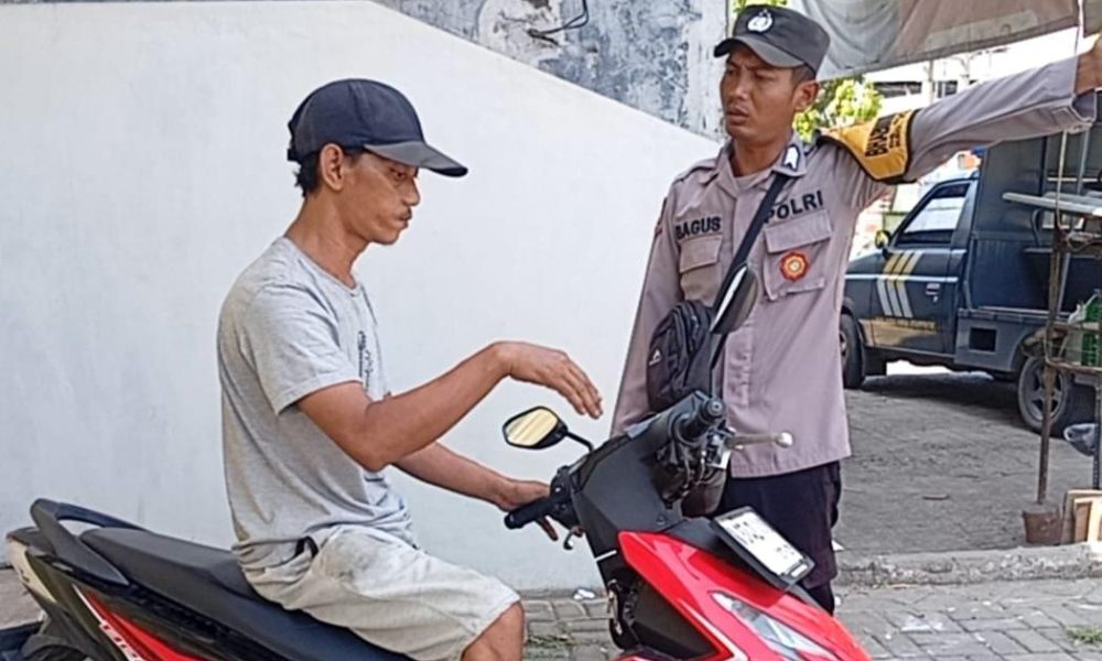 Bhabinkamtibmas Polsek Pohjentrek Aktif Sambang Desa, Perkuat Kamtibmas Bersama Warga