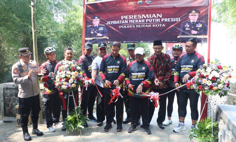 Polres Blitar Kota Resmikan Jembatan Merah Putih Presisi Penghubung Dua Desa