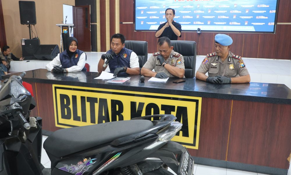 Polres Blitar Kota Amankan Tiga Tersangka Perampasan Modus Jebak Korban Lewat Aplikasi Kencan