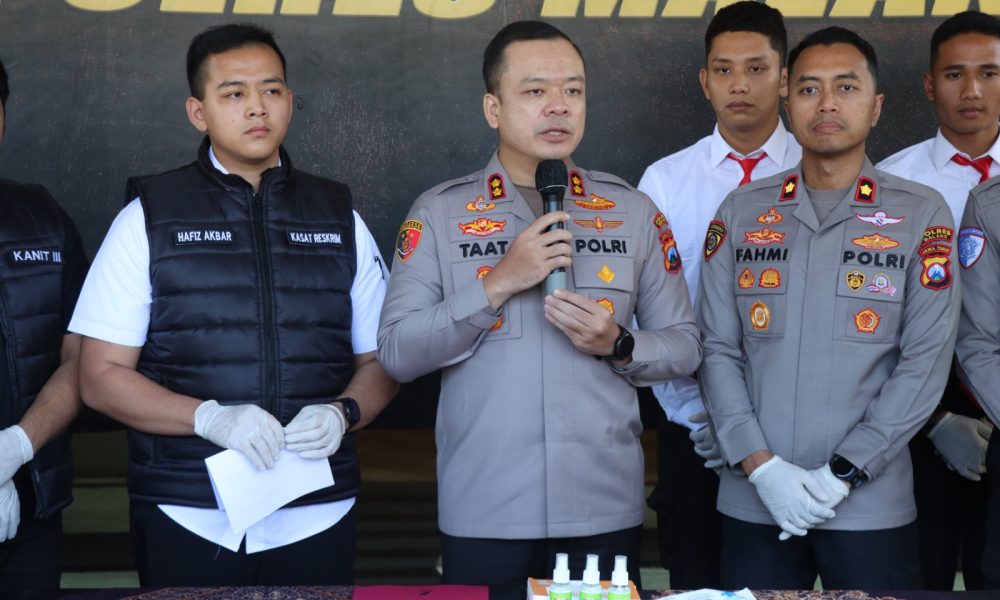 Polres Malang Amankan Dua Pemuda Bawa Sajam Saat Penyekatan Malam 1 Suro