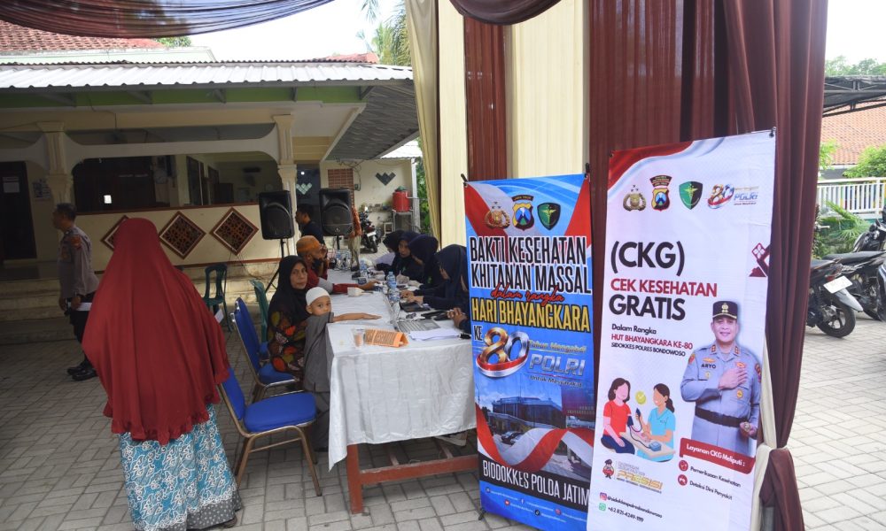 Hari Bhayangkara ke – 80 Polres Bondowoso Gelar Khitan Massal dan Cek Kesehatan Gratis