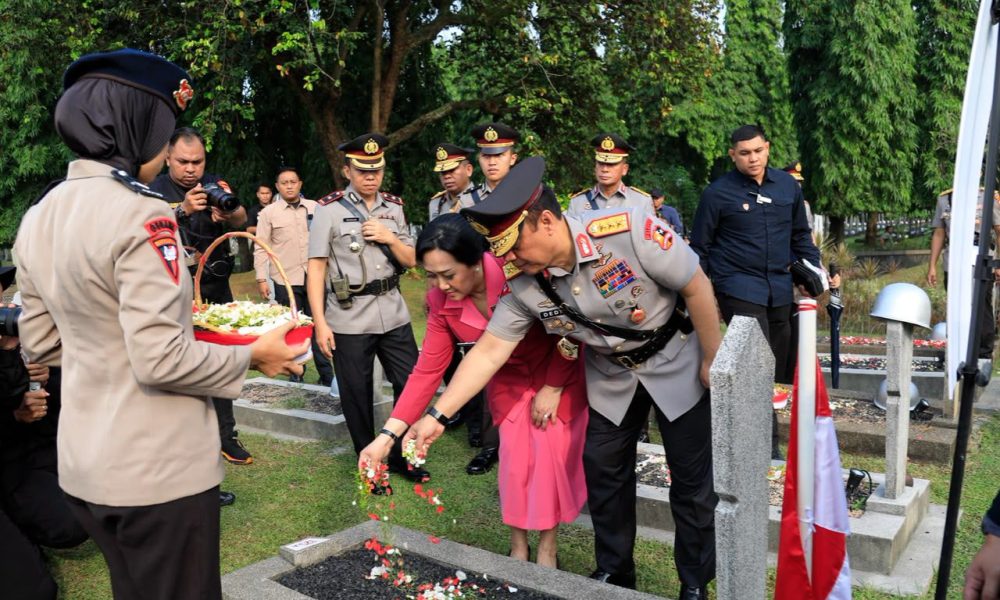 Polri Gelar Ziarah dan Tabur Bunga Jelang Hari Bhayangkara ke-80