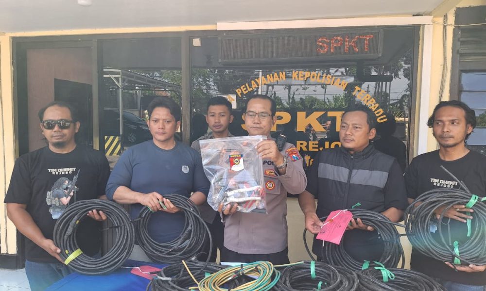 Respon Cepat Call Center 110, Polsek Rejoso Gagalkan Pencurian Kabel Tower dan Amankan Tiga Pelaku