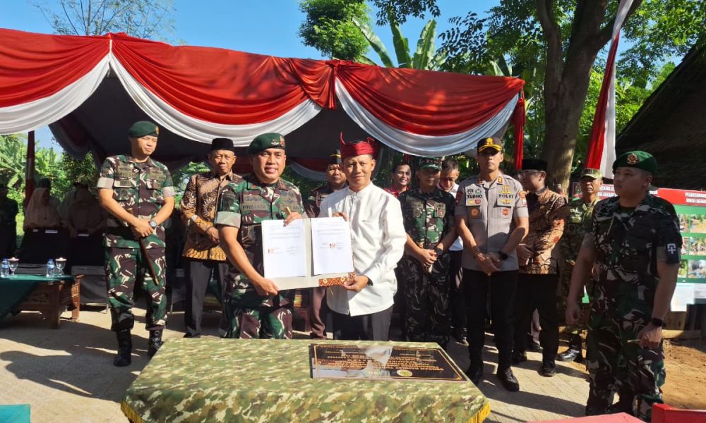 Kapolres Pasuruan Kota Hadiri Peresmian Jembatan Perintis Garuda Merah Putih Divif 2 Kostrad di Kelurahan Bakalan Kota Pasuruan