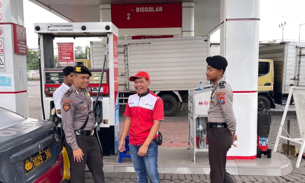 Antisipasi Kelangkaan BBM, Satsamapta Polres Pasuruan Kota Gelar Patroli di Sejumlah SPBU
