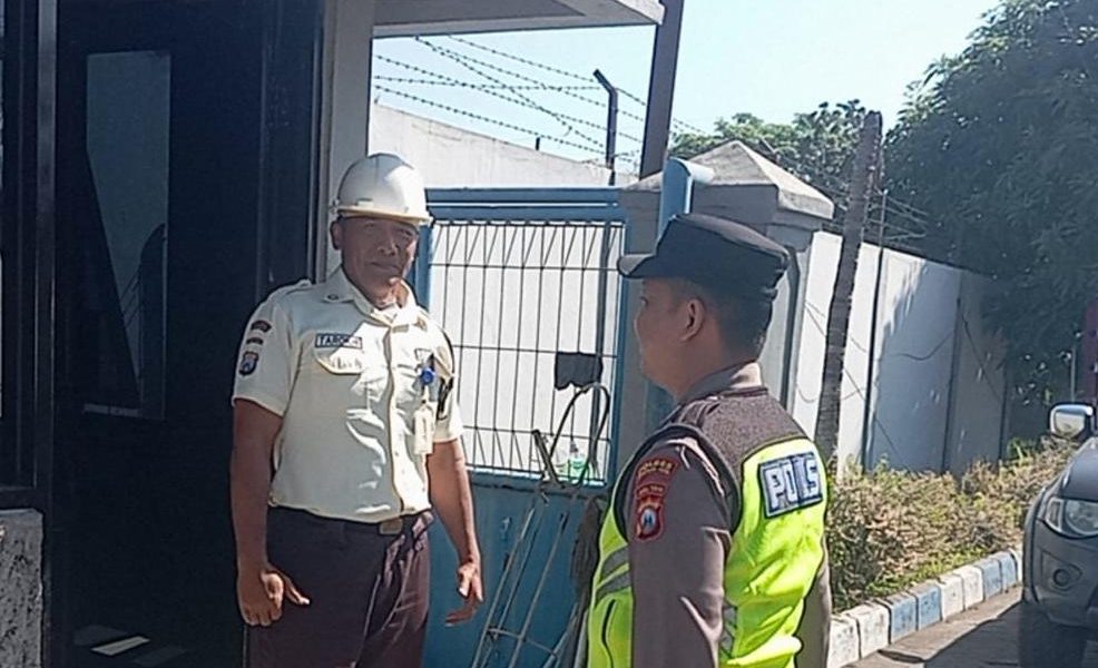 Patroli Dialogis Polsek Rejoso Perkuat Sinergi dengan Satpam, Cegah Kriminalitas