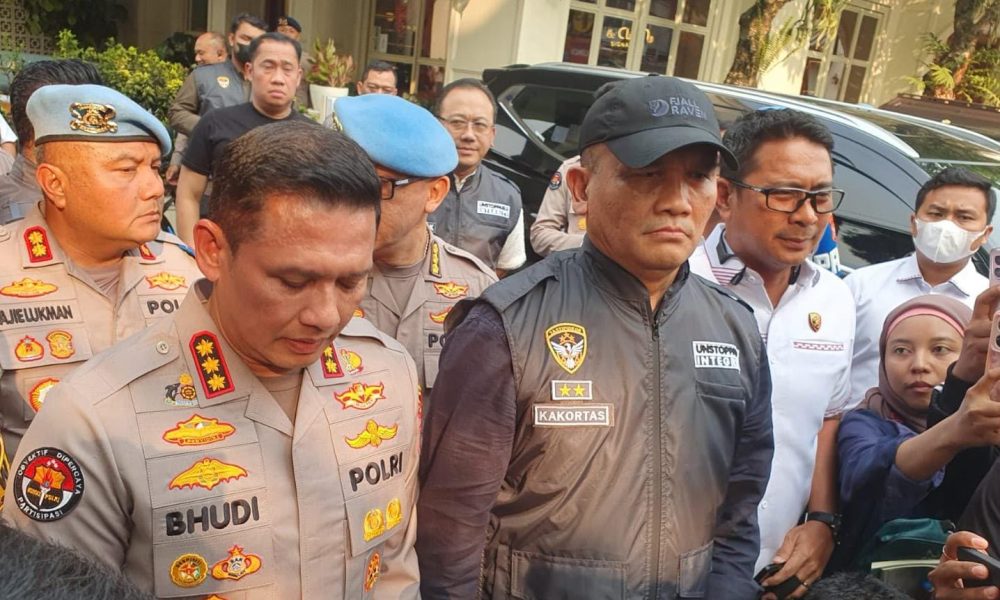Kortas Tipidkor dan Polda Metro Geledah Cafe dan Money Changer