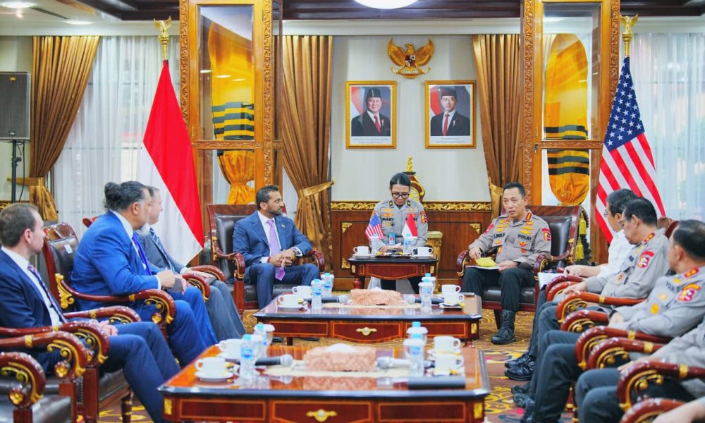 Kapolri Terima Audiensi Direktur FBI, Perkuat Kerja Sama Penanggulangan Kejahatan Transnasional