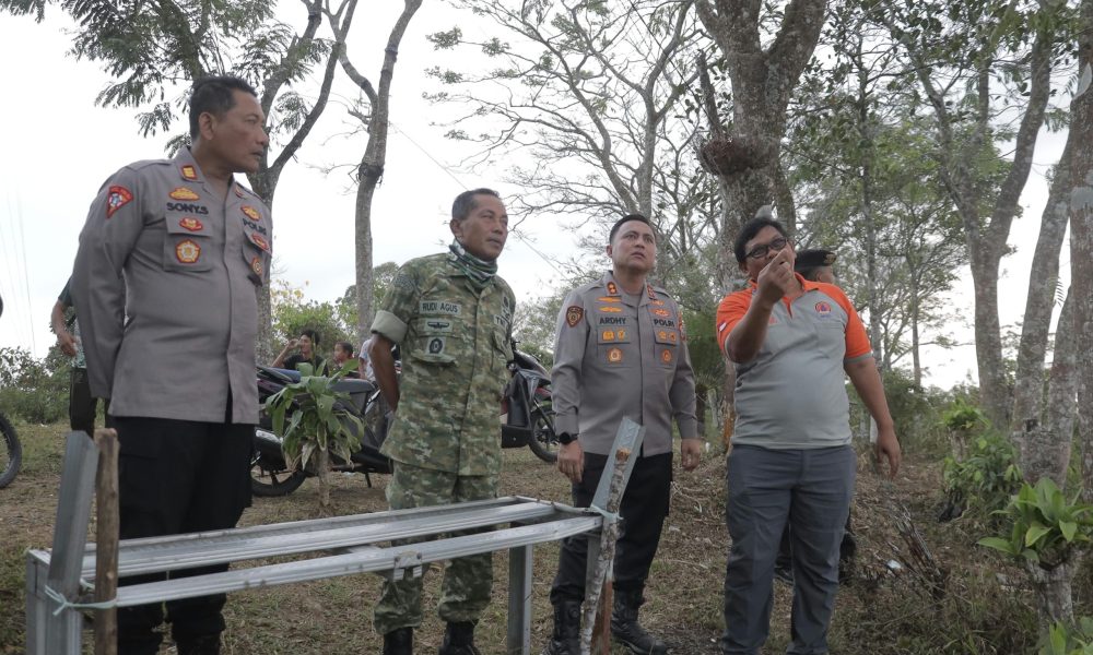 Polres Blitar dan Tim Gabungan Dirikan Posko Darurat Tangani Karhutla Gunung Butak