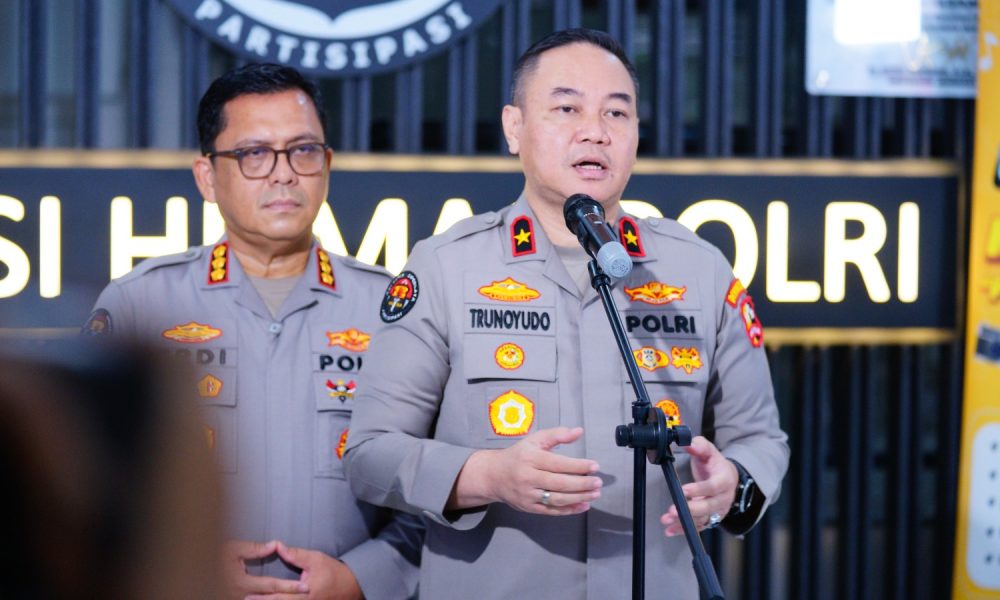 Perkuat Operasi SAR, Polri Evakuasi Dua Jenazah KM Virgo dengan Helikopter