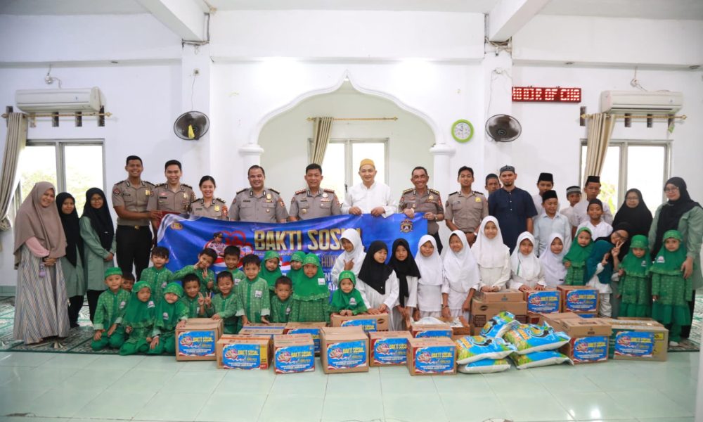 Hari Jadi ke-75 Humas Polri, Divhumas Polri Gelar Bakti Sosial untuk Lansia dan Anak Yatim
