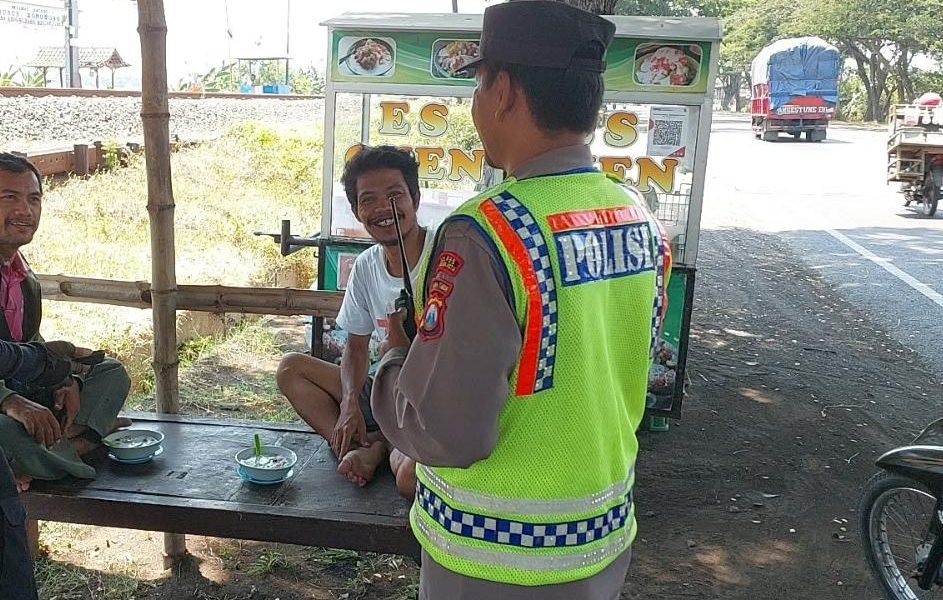 Antisipasi Kriminalitas di Jalur Pantura, Polsek Rejoso Intensifkan Patroli dan Dialogis Warga