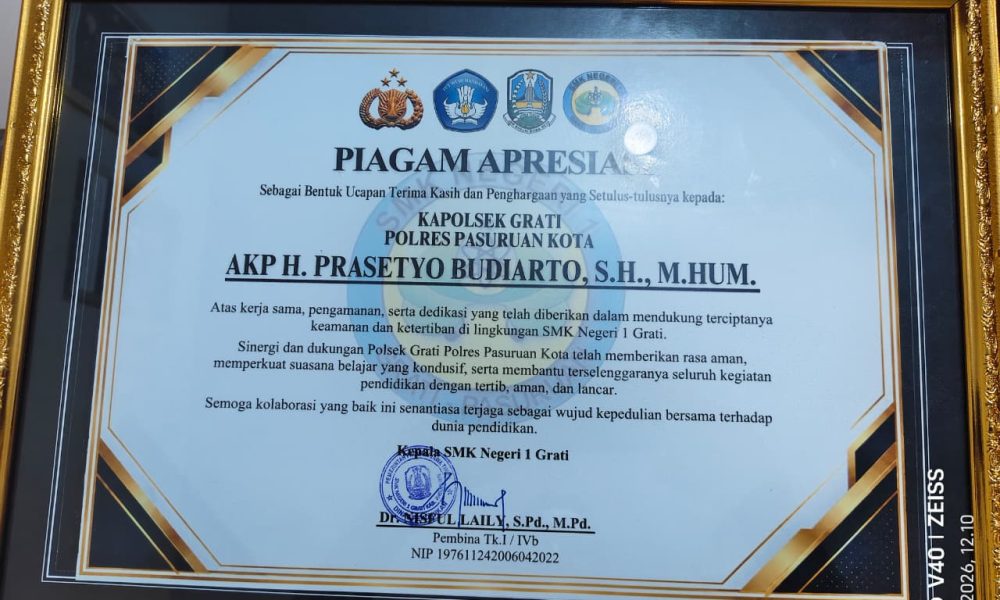 Polsek Grati Terima Penghargaan Atas Dukungan Terhadap Dunia Pendidikan